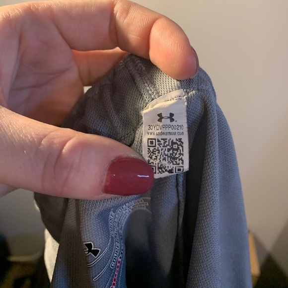 Under armour youth shorts - Picture 3 of 7